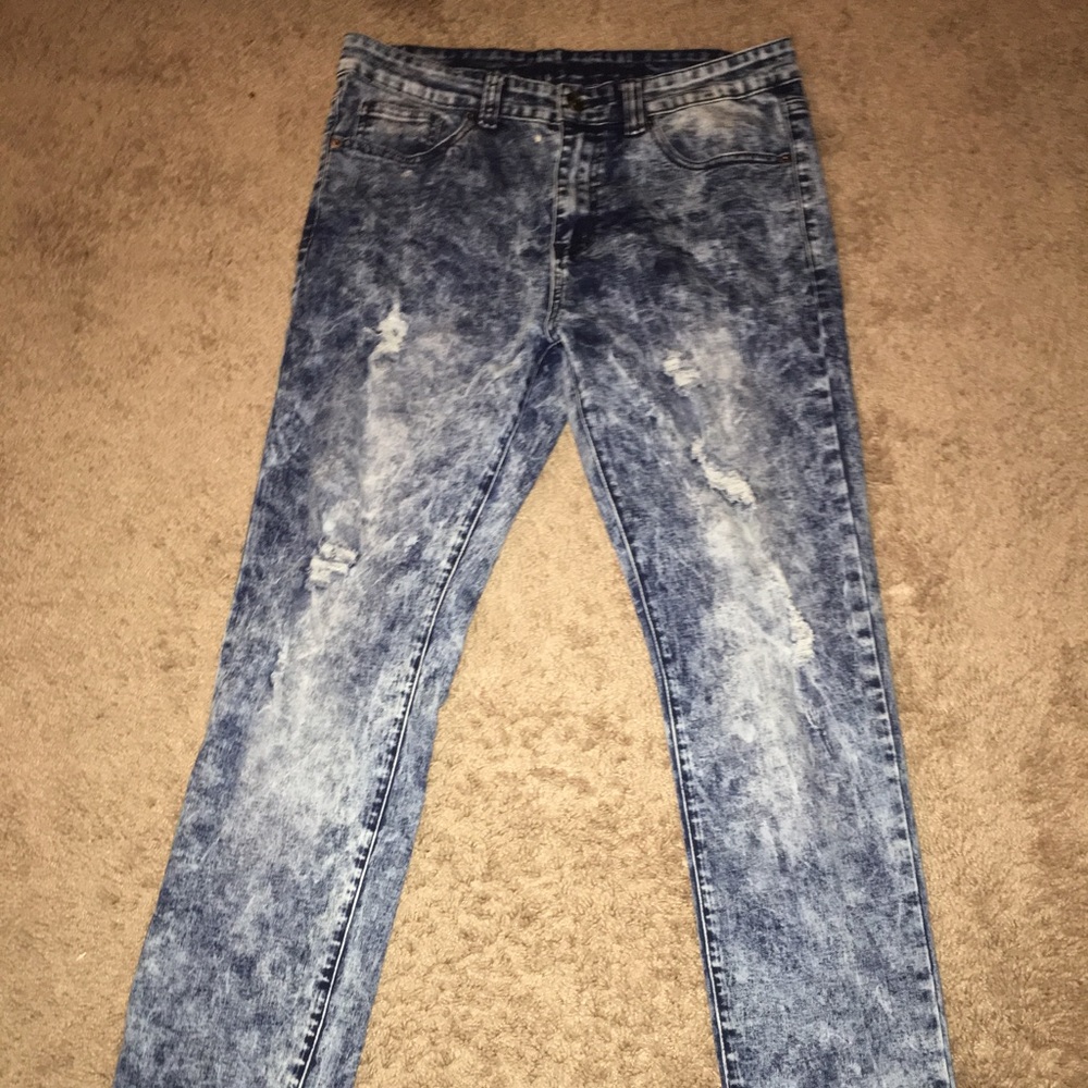Men’s ripped jeans